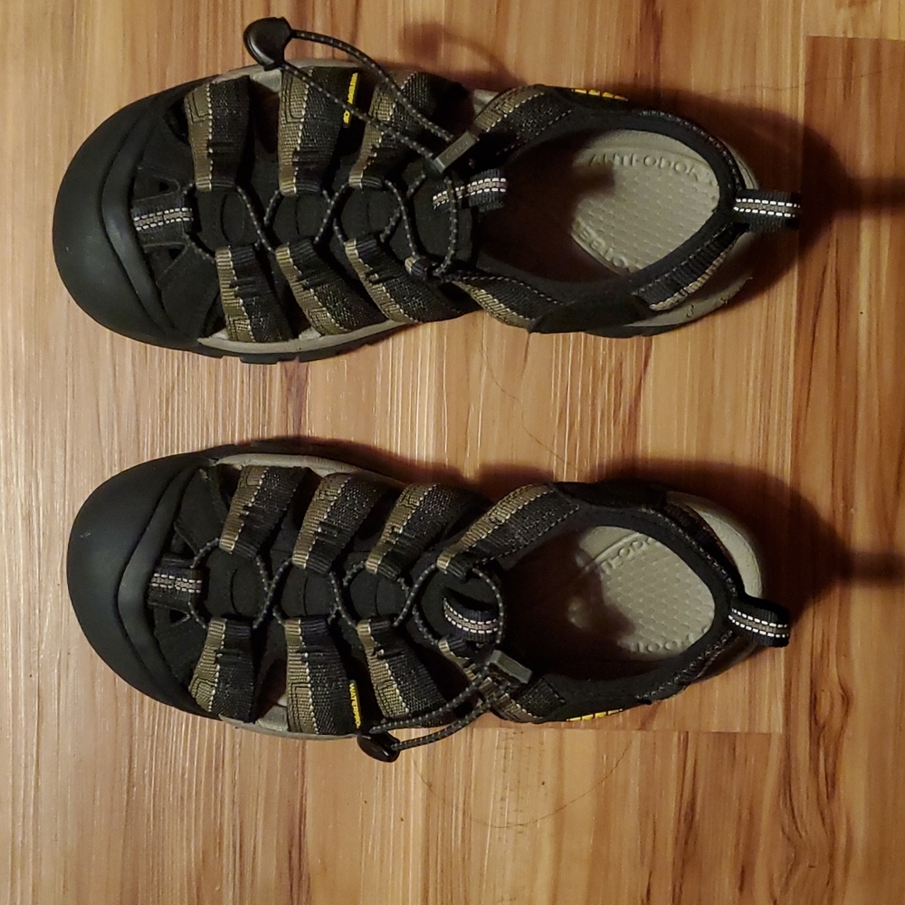 Men's Keen Sandals size 7